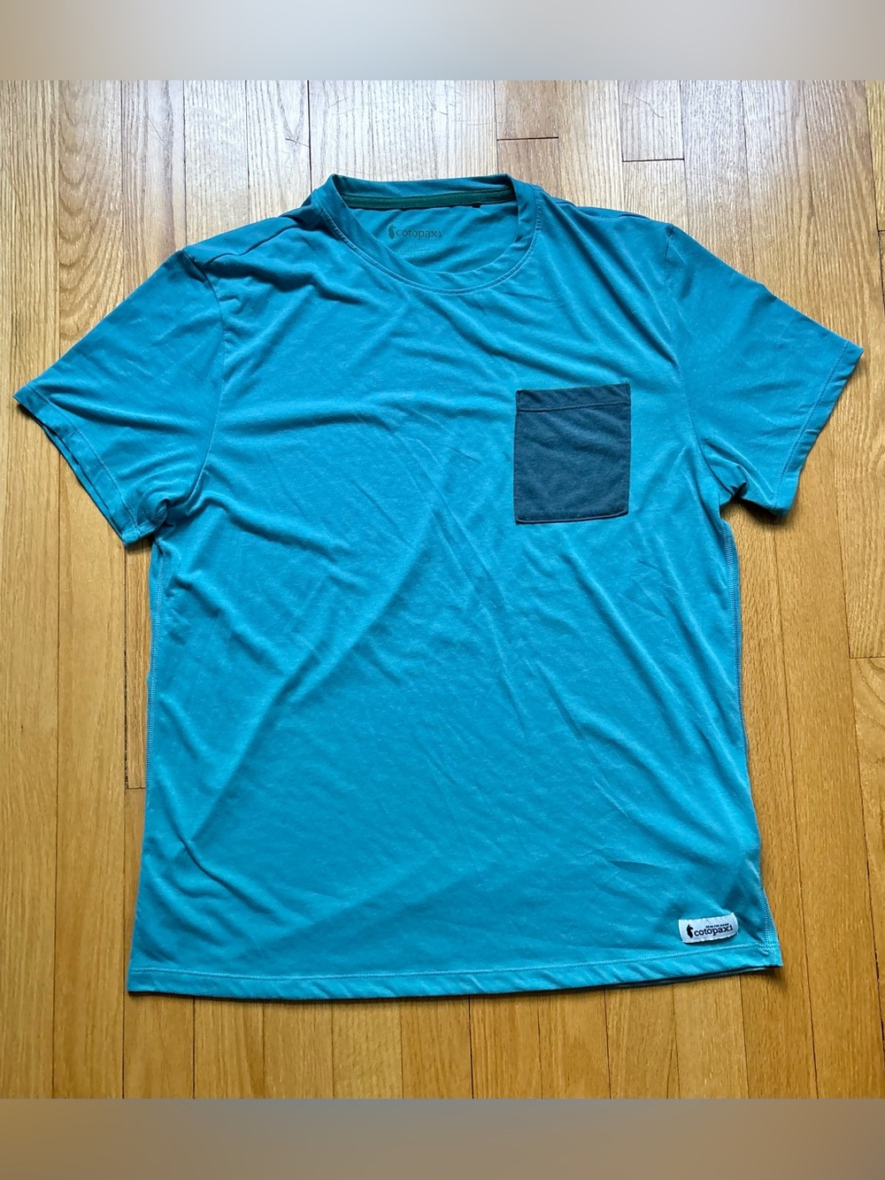 Cotopaxi Men's Paseo Travel Pocket Short Sleeve T-Shirt Large Blue Solid